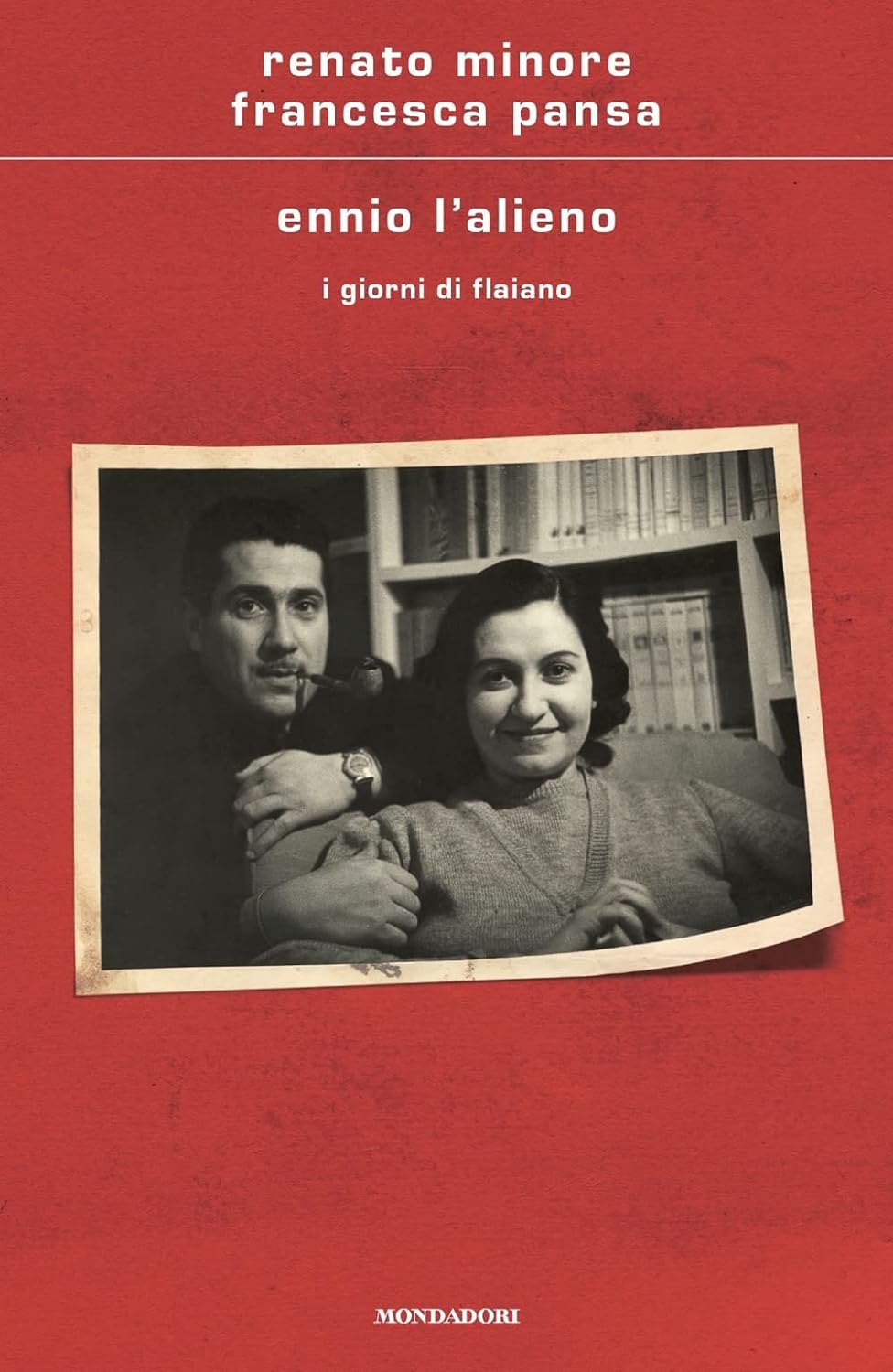 Copertina del libro "Ennio, l'alieno" di Renato Minore e Francesca Pansa (Mondadori, 2022)